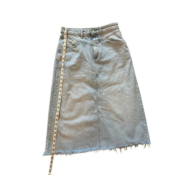 We The Free Midi Denim Jean Skirt Sz 4 Free People Light Wash Frayed 5 Pocket - Picture 5 of 8